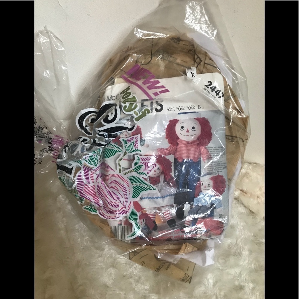 Rare Vintage 1985 McCall’s Raggedy Ann&Andy Crafts
